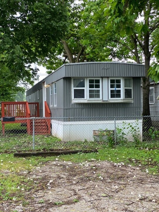 134 Lakeside Ave in East Alton, IL - Building Photo