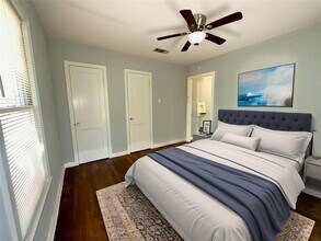 807 E 49th St in Austin, TX - Building Photo - Building Photo