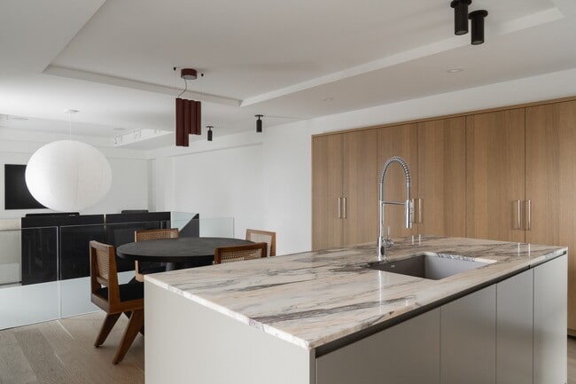 2600 Ave Pierre-Dupuy in Montréal, QC - Building Photo - Building Photo