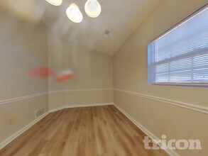 623 Lockhart Ct NE in Marietta, GA - Foto de edificio - Building Photo