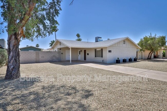 1947 E Greenway Dr in Tempe, AZ - Building Photo - Building Photo