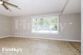 6836 S Terrace Rd, Unit 4044 in Tempe, AZ - Foto de edificio - Building Photo