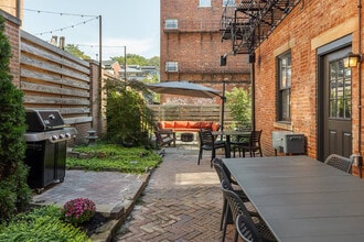 1326 Broadway in Cincinnati, OH - Building Photo - Building Photo