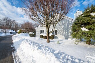 785 Heritage Hills in Somers, NY - Building Photo - Building Photo
