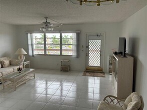 4053 Cornwall C in Boca Raton, FL - Building Photo - Building Photo