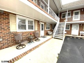 21 S Monroe Ave in Margate City, NJ - Building Photo