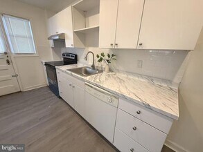 8324 Loch Raven Blvd in Towson, MD - Building Photo - Building Photo