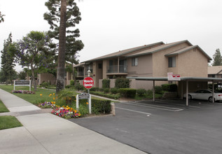 Cedar Crest Apartments in Riverside, CA - Building Photo - Building Photo