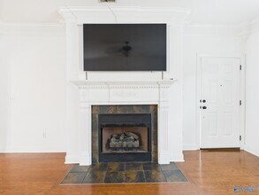 413 White Petal St SW in Huntsville, AL - Foto de edificio - Building Photo