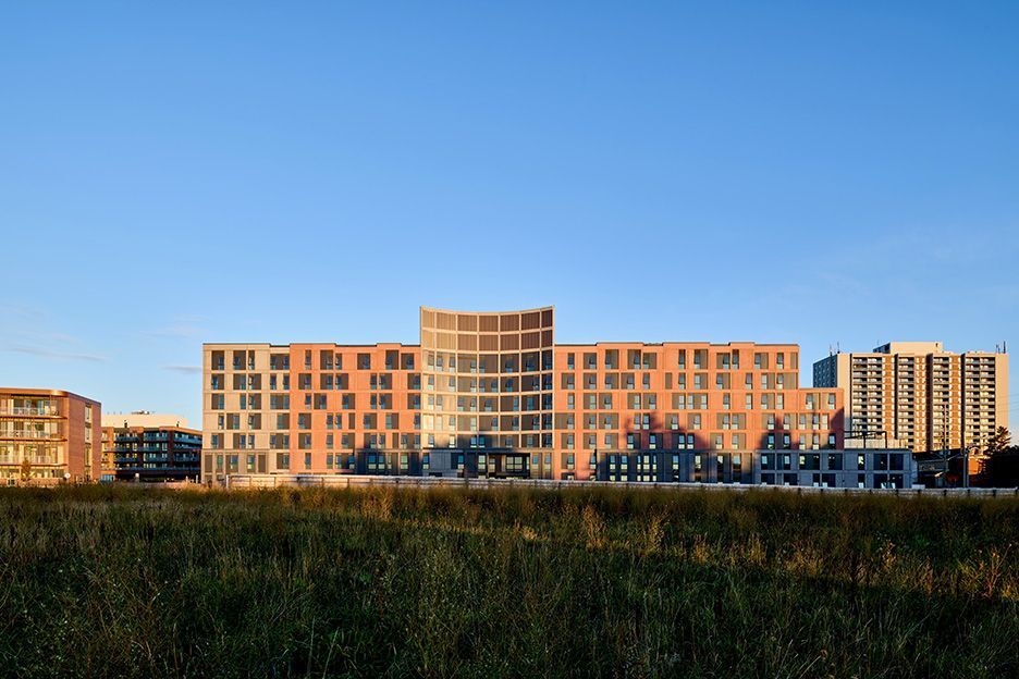 Credit River Way in Mississauga, ON - Building Photo