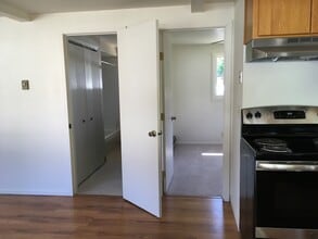 101 NE Byron Pl in Corvallis, OR - Foto de edificio - Building Photo