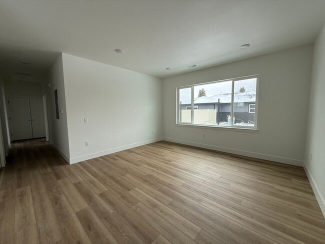 property at 2519 Arnold Ln