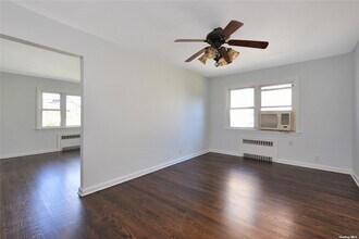 6 Dunes Ln in Port Washington, NY - Building Photo - Building Photo
