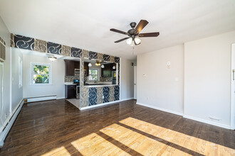 60 Prospect Ave in Little Ferry, NJ - Building Photo - Building Photo