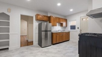 14 Beechcroft St, Unit B1 in Boston, MA - Building Photo