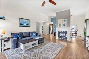 5012 Deborah St in Ocean Springs, MS - Building Photo