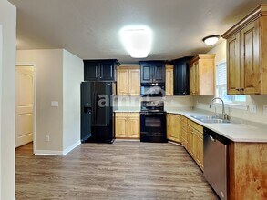 10526 Doral Dr in Cedar Hills, UT - Building Photo - Building Photo