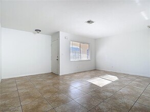 1107 Cape Coral Pkwy W in Cape Coral, FL - Building Photo - Building Photo