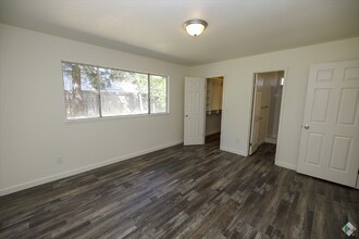 3801 Lamborghini Ln in Modesto, CA - Building Photo - Building Photo