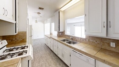 33540 Washington Dr in Yucaipa, CA - Building Photo - Building Photo