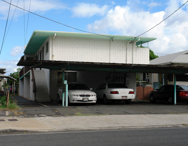 734 Ekela Ave in Honolulu, HI - Building Photo - Building Photo