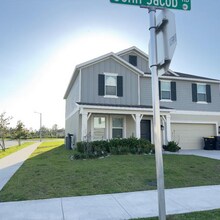 1002 John Jacob Rd in Davenport, FL - Building Photo - Building Photo