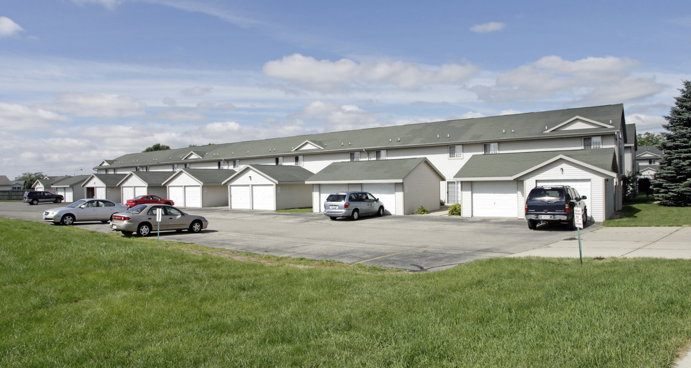 Wallace Townhomes in Janesville, WI - Foto de edificio