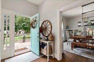 2401 Abbott Martin Rd in Nashville, TN - Building Photo - Building Photo