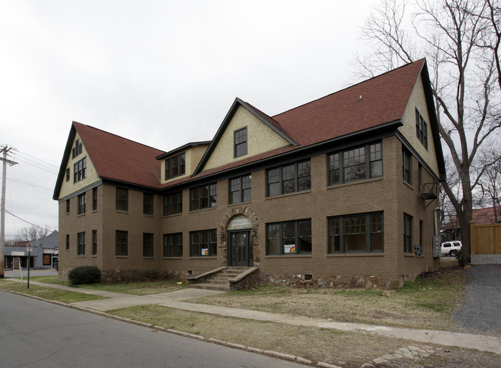 100 Kavanaugh Blvd in Little Rock, AR - Building Photo