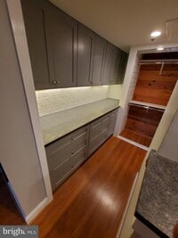 301 Race St photo'