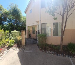 1205 Manzanita Way in San Luis Obispo, CA - Building Photo - Building Photo