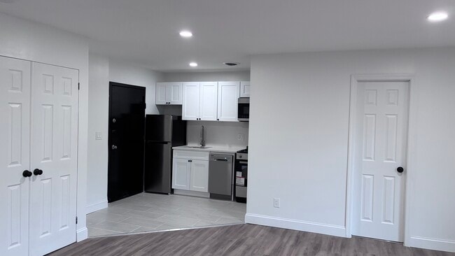 340 Stuyvesant Ave, Unit 6 in Irvington, NJ - Building Photo - Building Photo