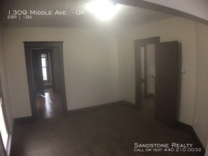 1309 Middle Ave-Unit -Up in Elyria, OH - Building Photo - Building Photo