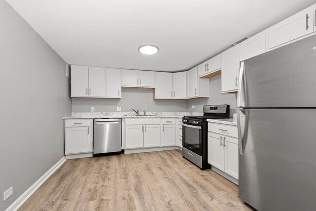 property at 5201 S Calumet Ave