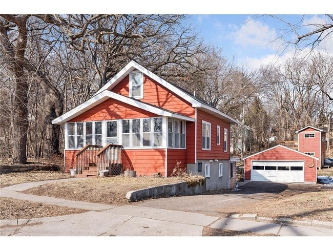 property at 949 Benhill Rd