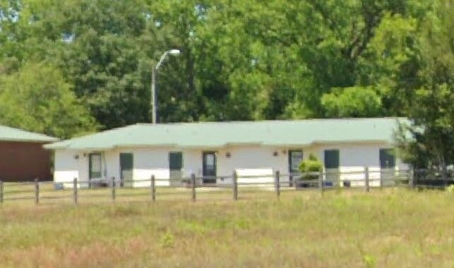 40 AL-130 in Louisville, AL - Foto de edificio - Building Photo