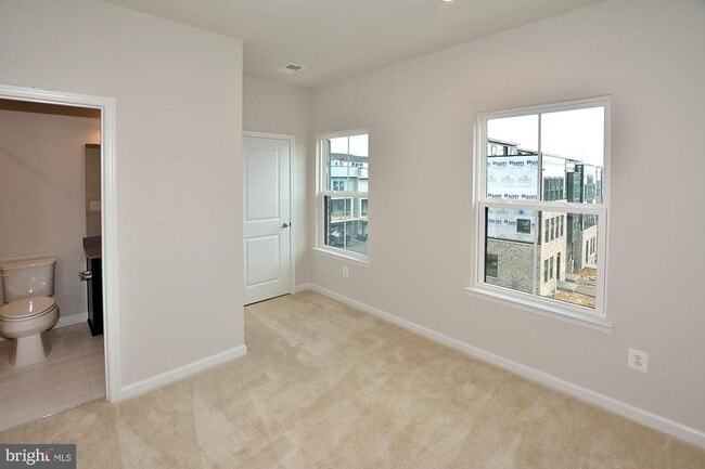 property at 43398 Apple Orch Sq