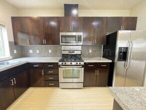 659 NE Adwick Dr in Beaverton, OR - Building Photo - Building Photo