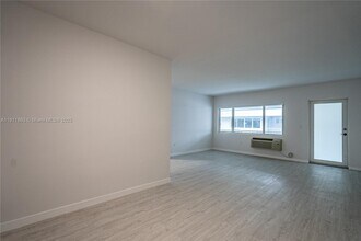 1185 98th St in Bay Harbor Islands, FL - Foto de edificio - Building Photo