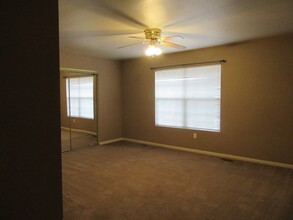 112 Hickory Ridge Dr in St. Robert, MO - Building Photo - Building Photo
