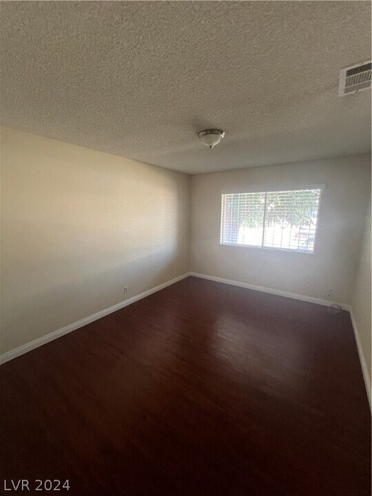 4340 E El Antonio Pl in Las Vegas, NV - Building Photo