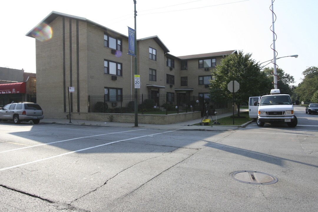 8701 S Clyde Ave in Chicago, IL - Foto de edificio