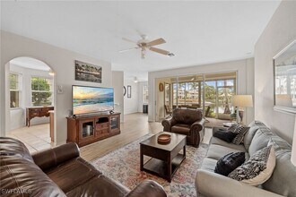 23300 Coconut Island Dr in Bonita Springs, FL - Building Photo - Building Photo