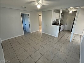 4653 W Alhambra Cir