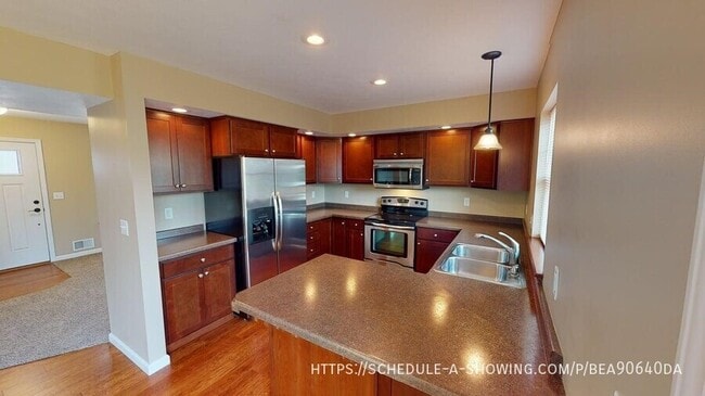 property at 1706 N Creek Cir