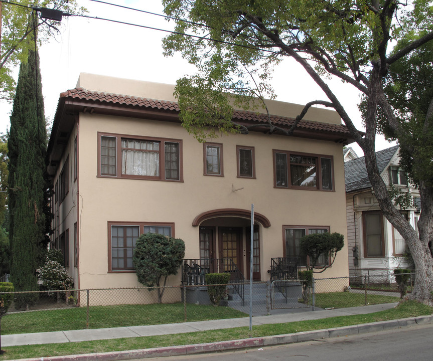 Magnolia & 22nd St in Los Angeles, CA - Building Photo