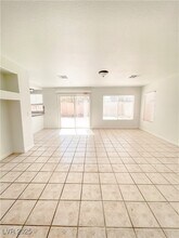 10133 Basalt Hollow Ave in Las Vegas, NV - Building Photo - Building Photo