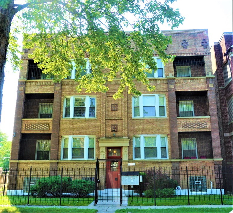 1433 E 67th Pl in Chicago, IL - Building Photo