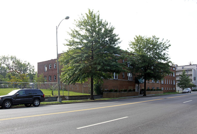 6921 Georgia Ave NW in Washington, DC - Building Photo - Building Photo