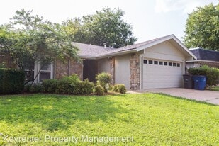 7030 S Indianapolis Ave